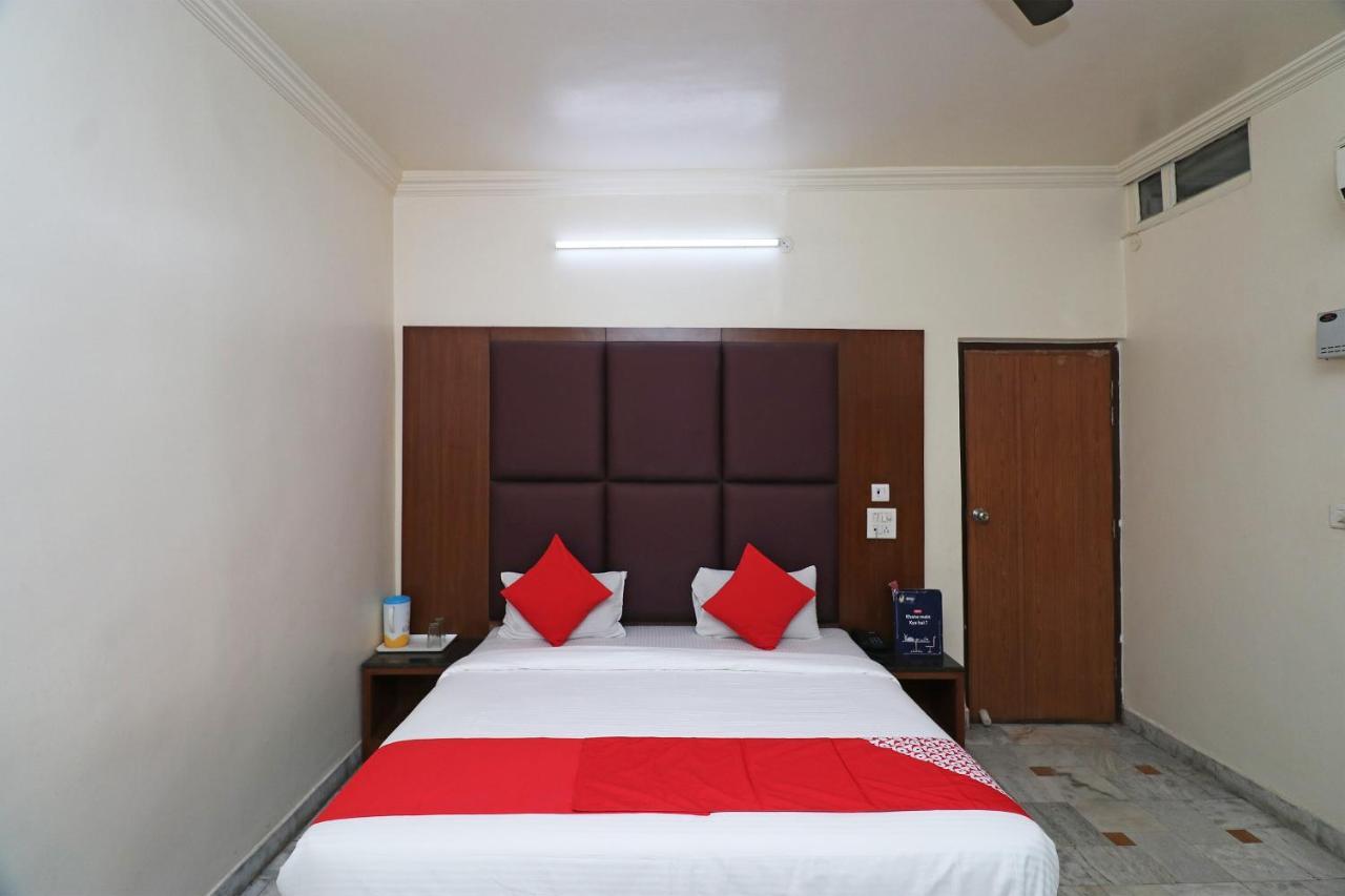 Oyo Hotel Ashoka International Kanpur Esterno foto