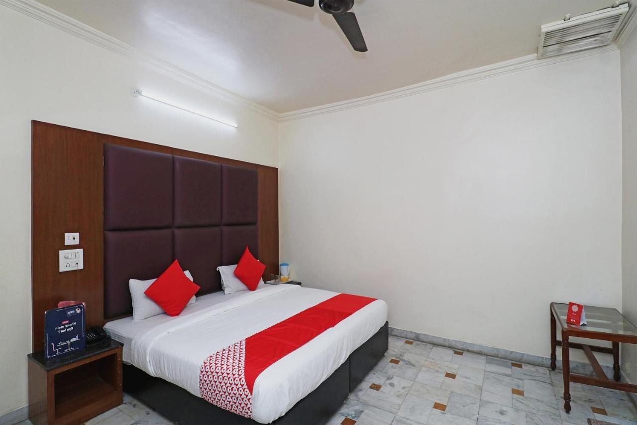Oyo Hotel Ashoka International Kanpur Esterno foto